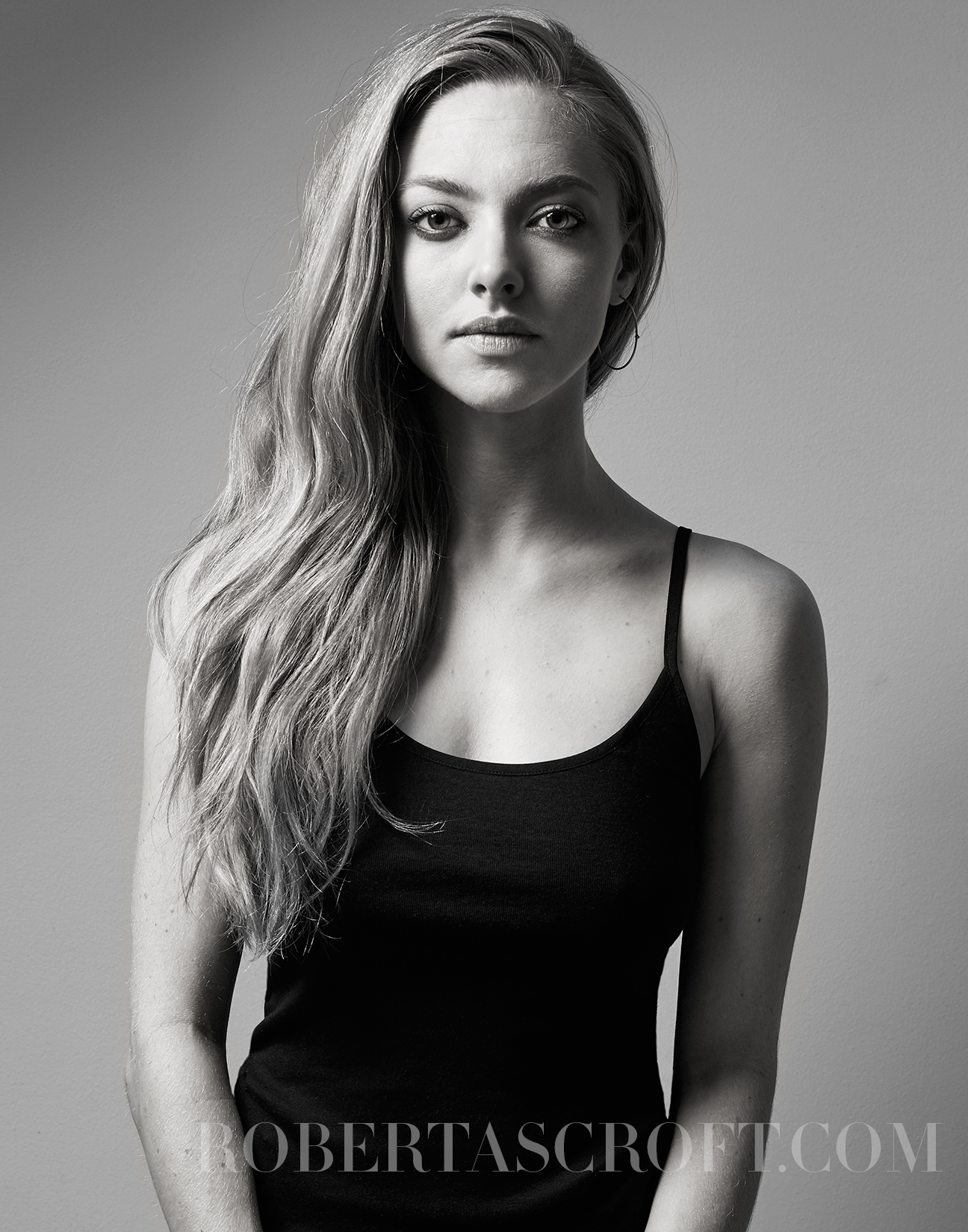 AMANDA-SEYFRIED-BY-ROBERT-ASCROFT-03