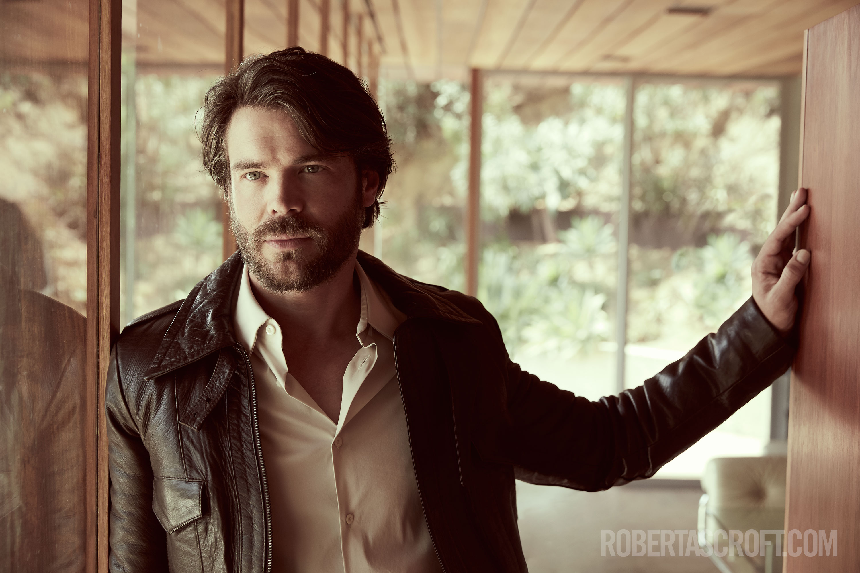 Charlie-Weber-by-Robert-Ascroft-03