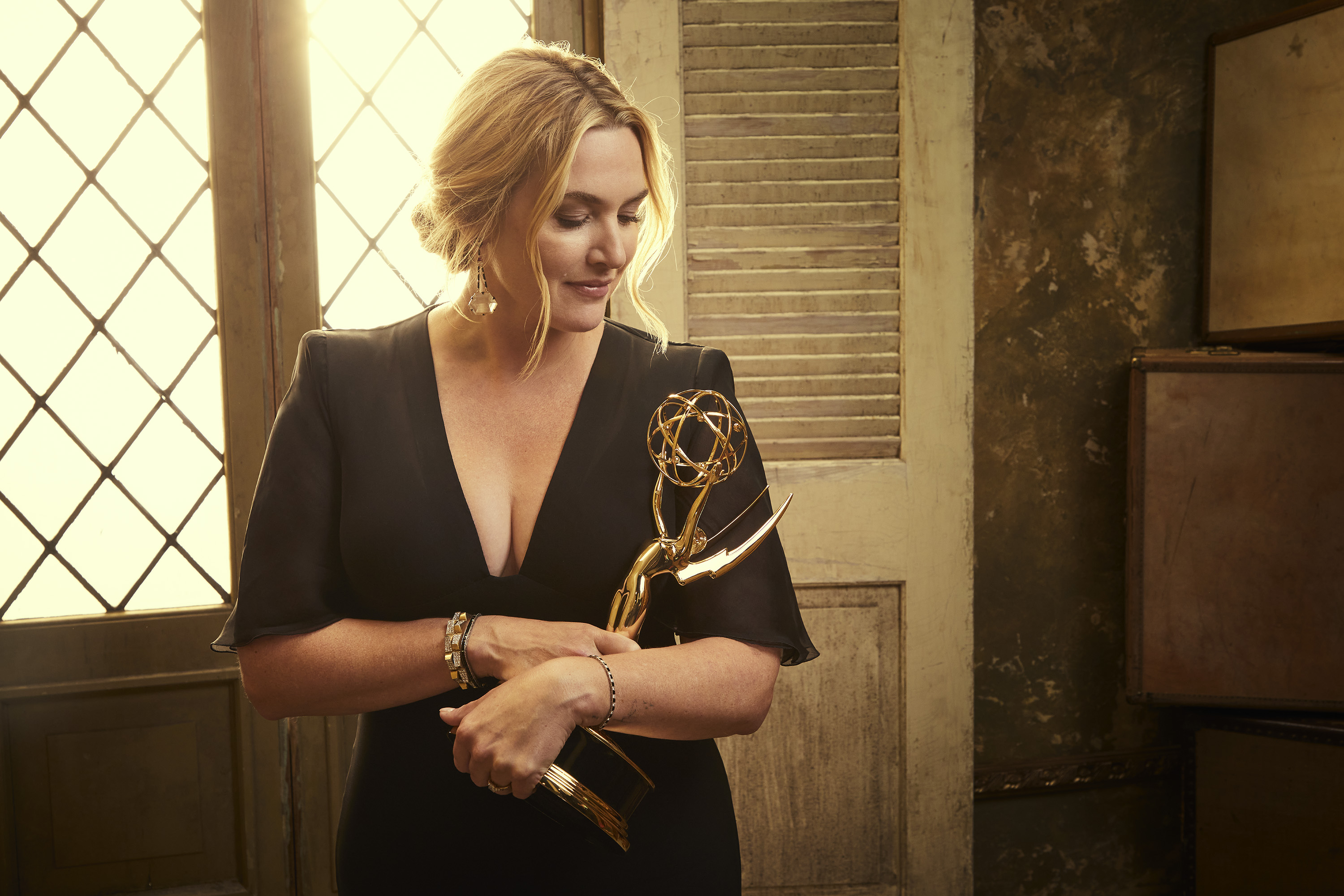 Emmys_2021_Mare_of_Easttown_Kate_Winslet_2327_VF