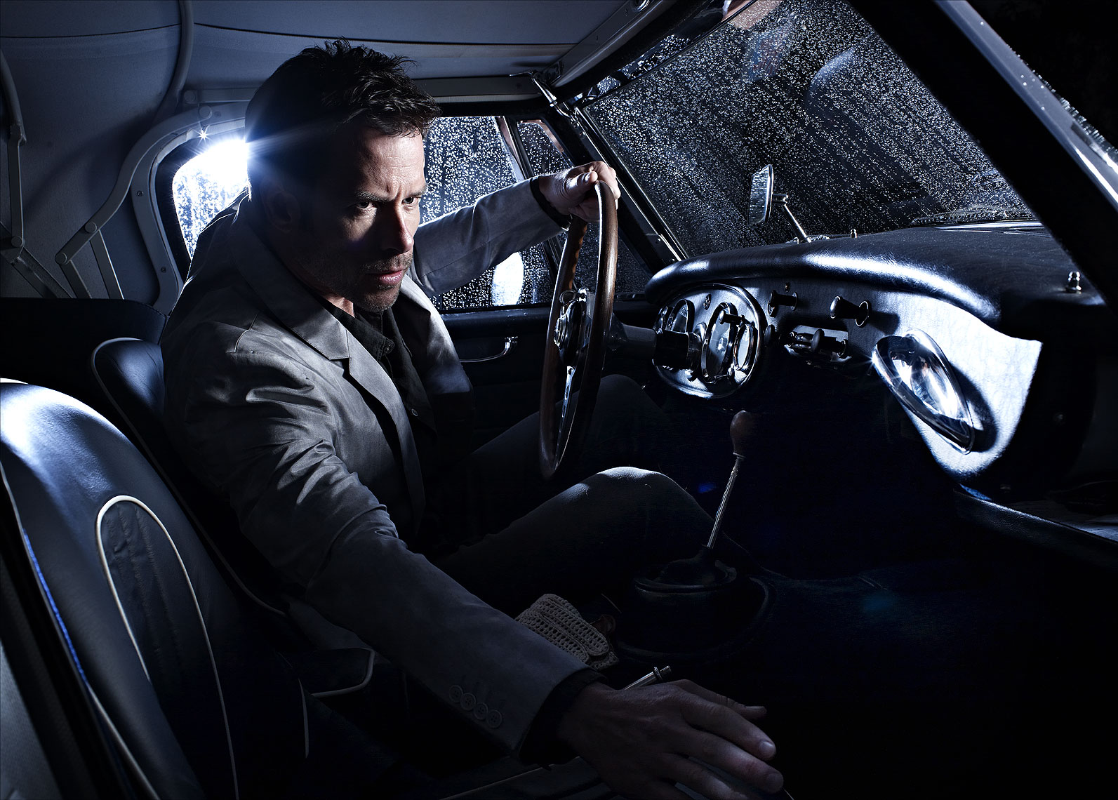Guy-Pearce-by-Robert-Ascroft-01.jpg