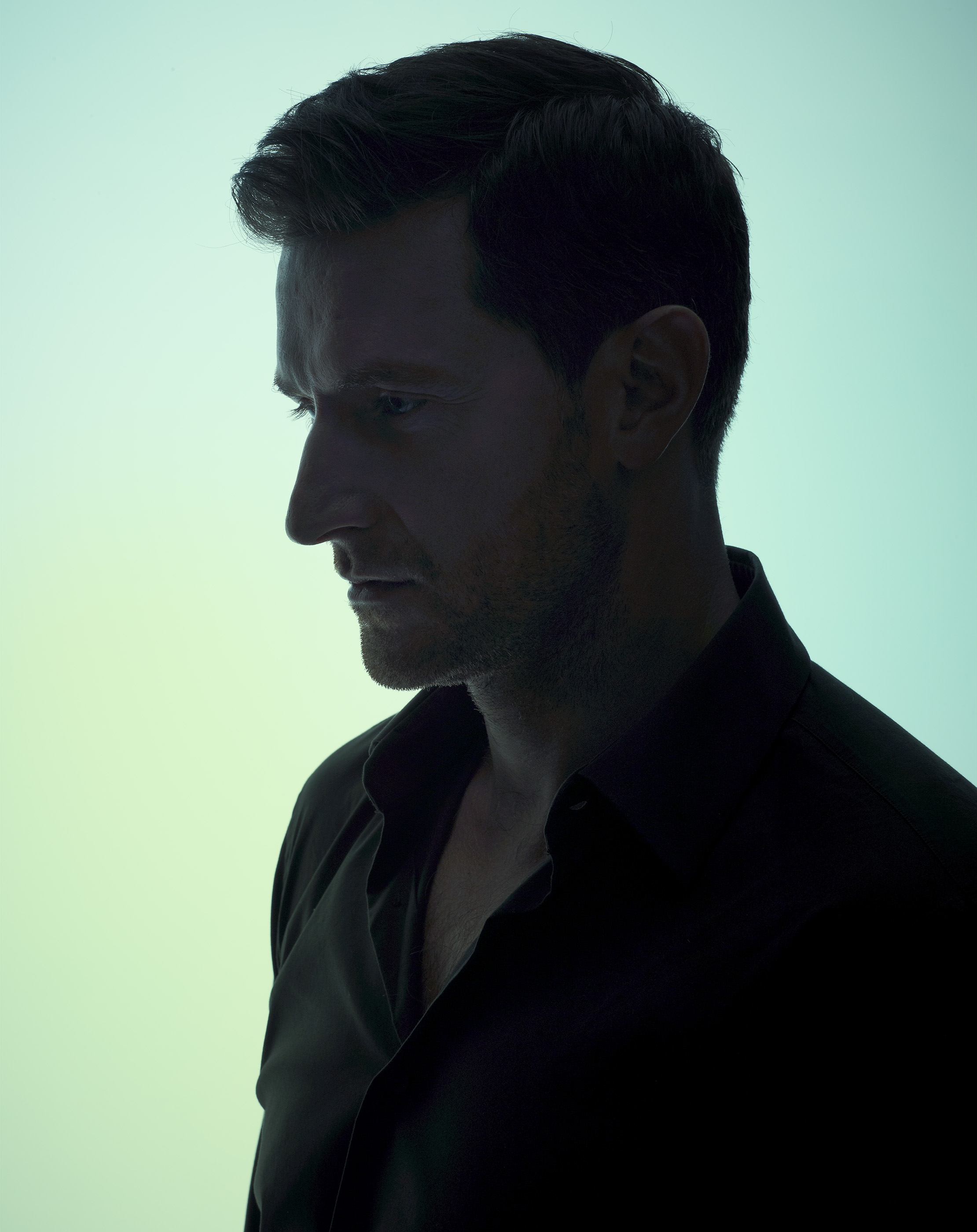 Richard-Armitage-by-Robert-Ascrft-003