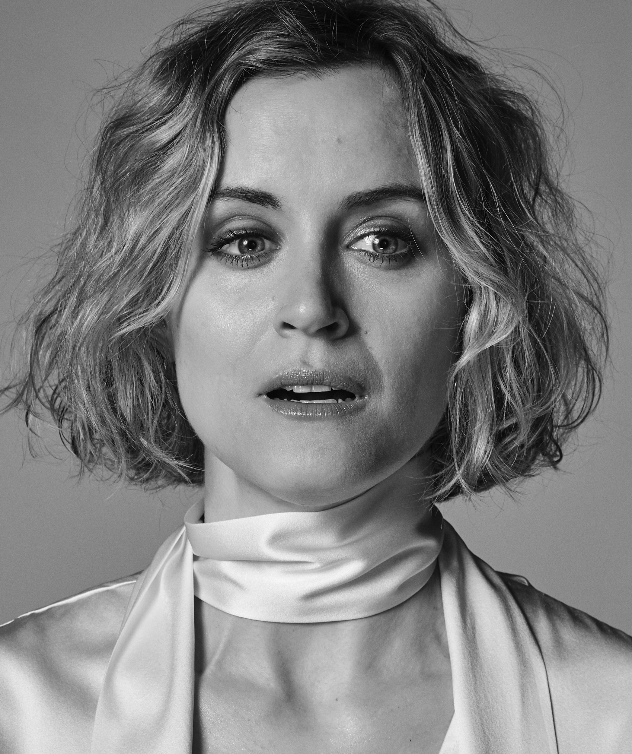 Taylor-Schilling-by-Robert-Ascroft-013